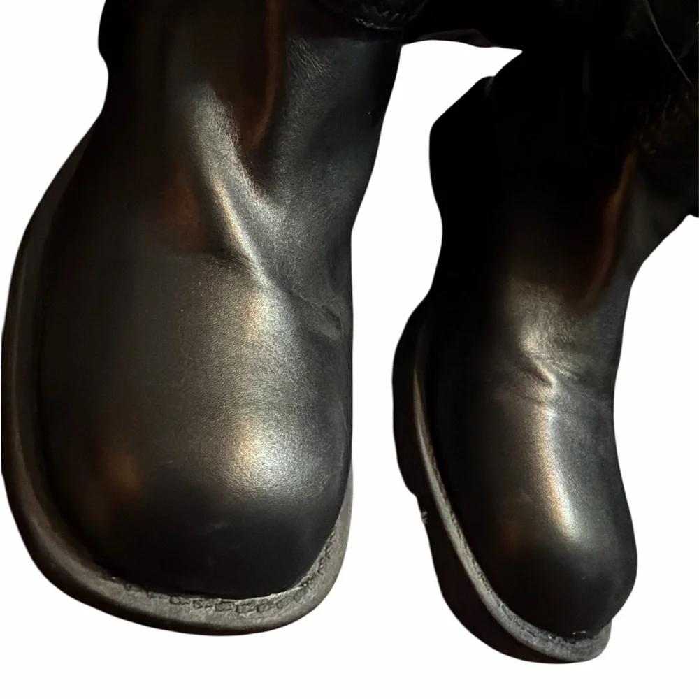 Black Women's braided Buckle Boots - Picture 4 of 7